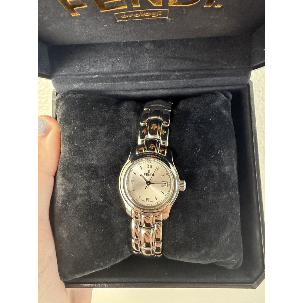 Fendi Orologi Women's Swiss Made Watch #210L Silver